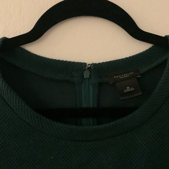 Ann Taylor green fitted peplum top - Picture 2 of 5
